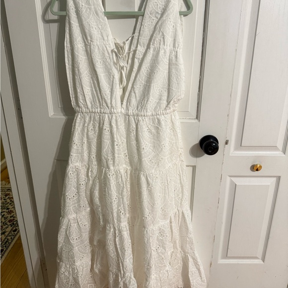 100% Cotton-Better Be- White Eyelet Tiered Midi Dress with Tie Size M - Picture 7 of 9
